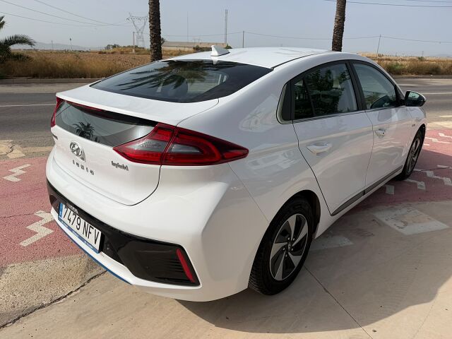 HYUNDAI IONIQ COMFORT 1.6 HEV AUTO SPANISH LHD IN SPAIN 60000 MILES SUPERB 2017